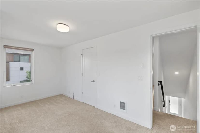 Property photo for 3821 S Cloverdale St, Seattle photo 13