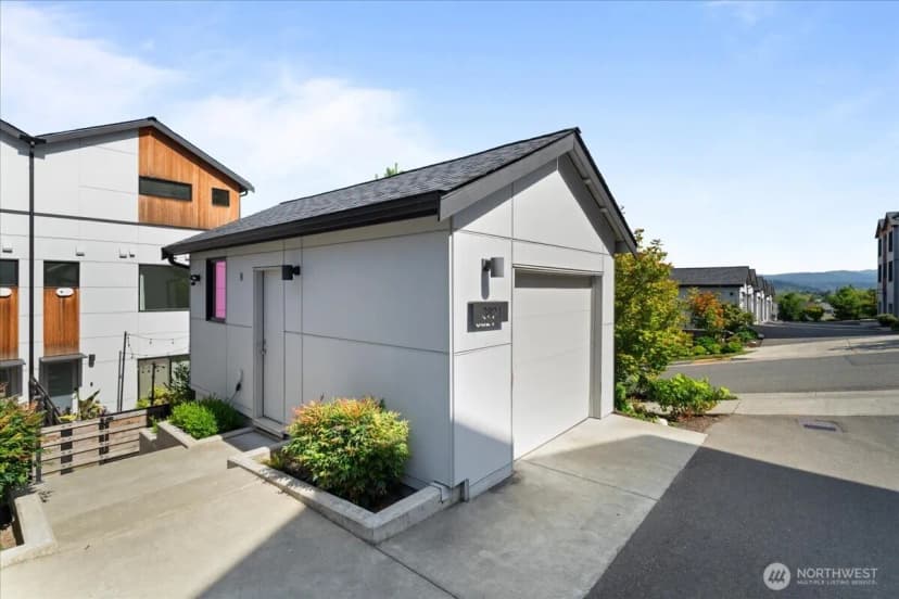 Property photo for 3821 S Cloverdale St, Seattle photo 31