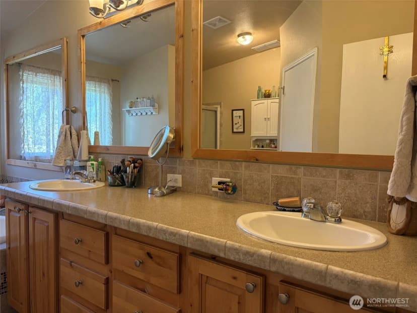 Property photo for 255 Lambert Creek Road, Republic photo 17