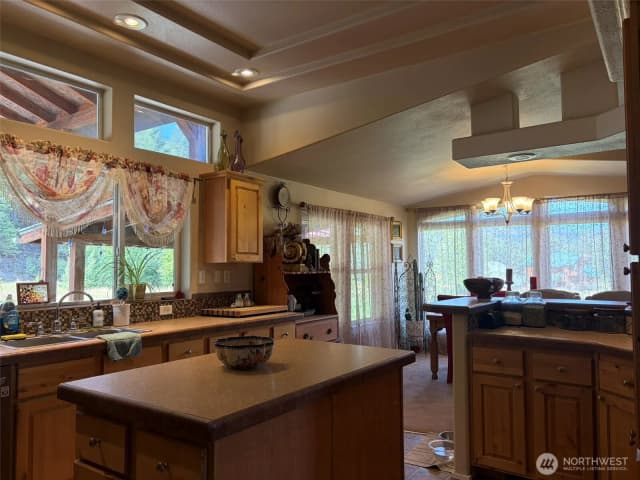 Property photo for 255 Lambert Creek Road, Republic photo 3