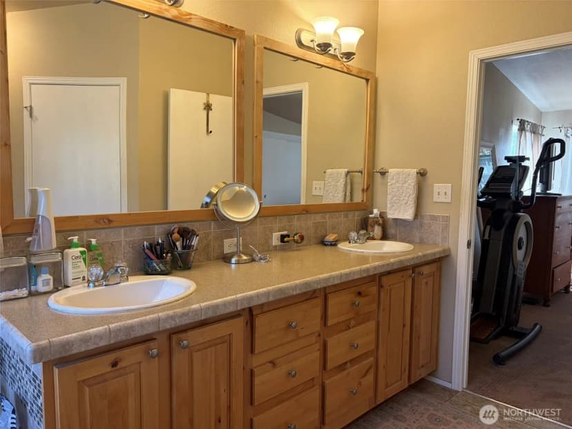 Property photo for 255 Lambert Creek Road, Republic photo 21