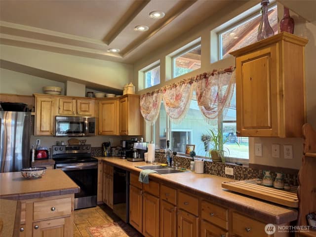 Property photo for 255 Lambert Creek Road, Republic photo 4