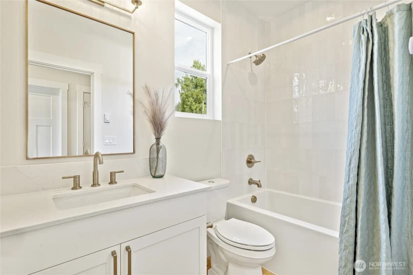 Property photo for 4146 3rd Avenue Nw, Seattle photo 13