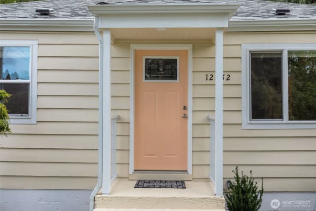 Property photo for 12262 20th Avenue S, Seattle photo 3