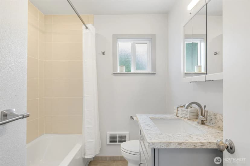 Property photo for 12262 20th Avenue S, Seattle photo 29