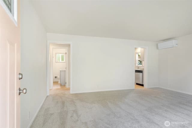 Property photo for 12262 20th Avenue S, Seattle photo 4