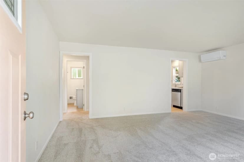 Property photo for 12262 20th Avenue S, Seattle photo 4