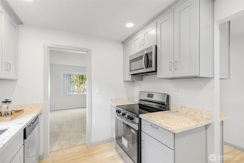 Property photo for 12262 20th Avenue S, Seattle photo 15