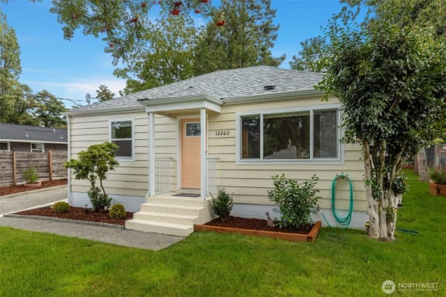 Property photo for 12262 20th Avenue S, Seattle photo 2