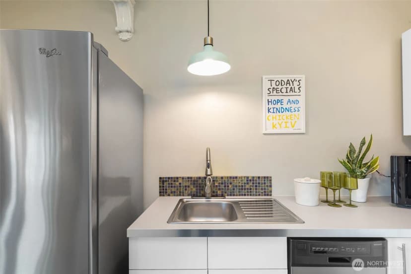 Property photo for 1136 13th Ave #305, Seattle photo 10
