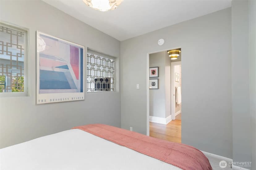 Property photo for 1136 13th Ave #305, Seattle photo 15