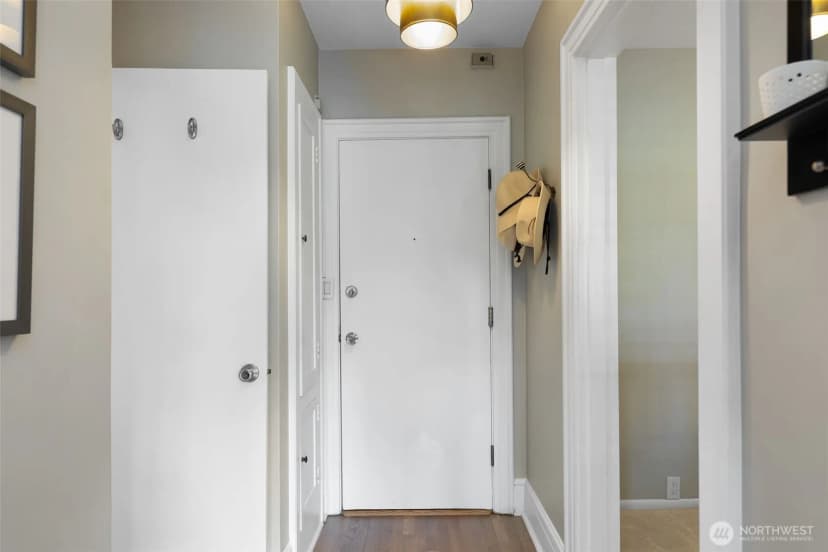 Property photo for 1136 13th Ave #305, Seattle photo 19