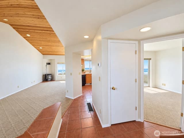 Property photo for 1499 Diamond Head Avenue Sw #2, Ocean Shores photo 3