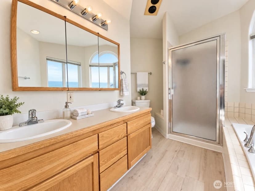 Property photo for 1499 Diamond Head Avenue Sw #2, Ocean Shores photo 26