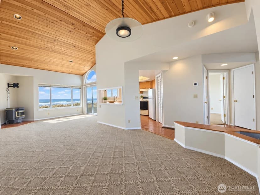 Property photo for 1499 Diamond Head Avenue Sw #2, Ocean Shores photo 5