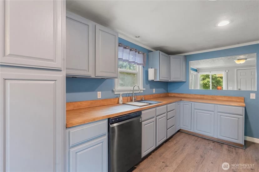 Property photo for 2524 Barnett Street, Bremerton photo 12