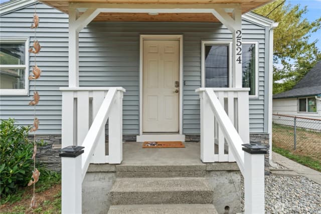 Property photo for 2524 Barnett Street, Bremerton photo 2