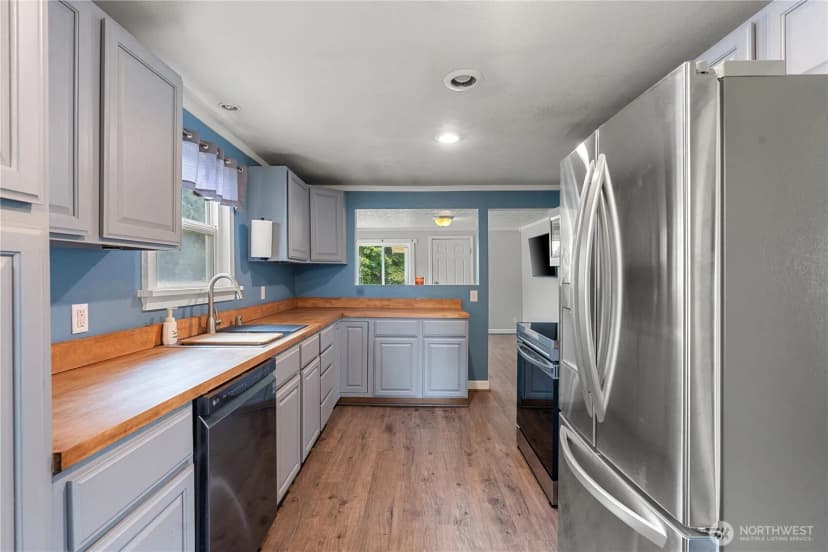 Property photo for 2524 Barnett Street, Bremerton photo 13