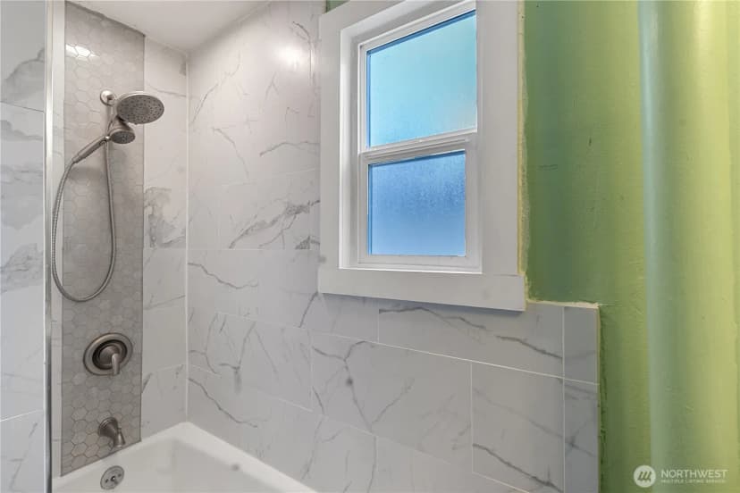 Property photo for 2524 Barnett Street, Bremerton photo 23