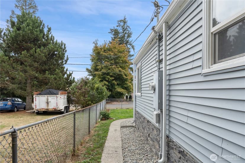 Property photo for 2524 Barnett Street, Bremerton photo 26