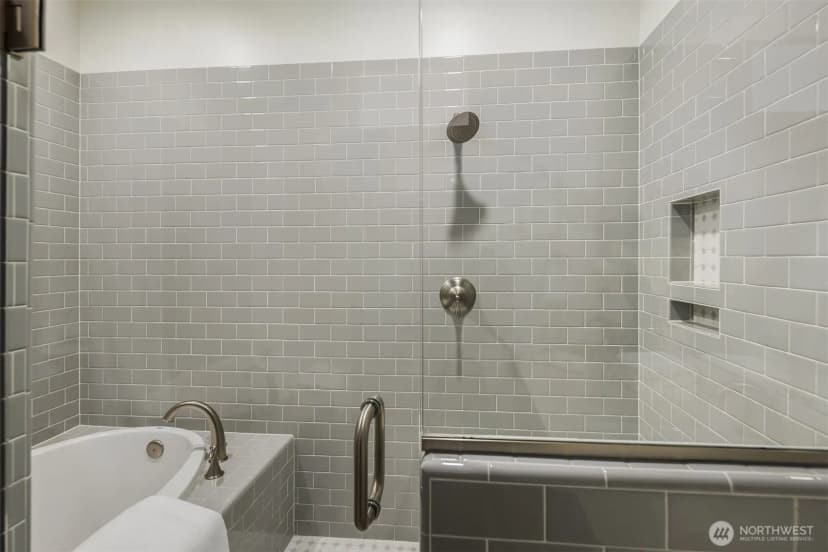 Property photo for 9407 Ne 128th Street, Kirkland photo 17