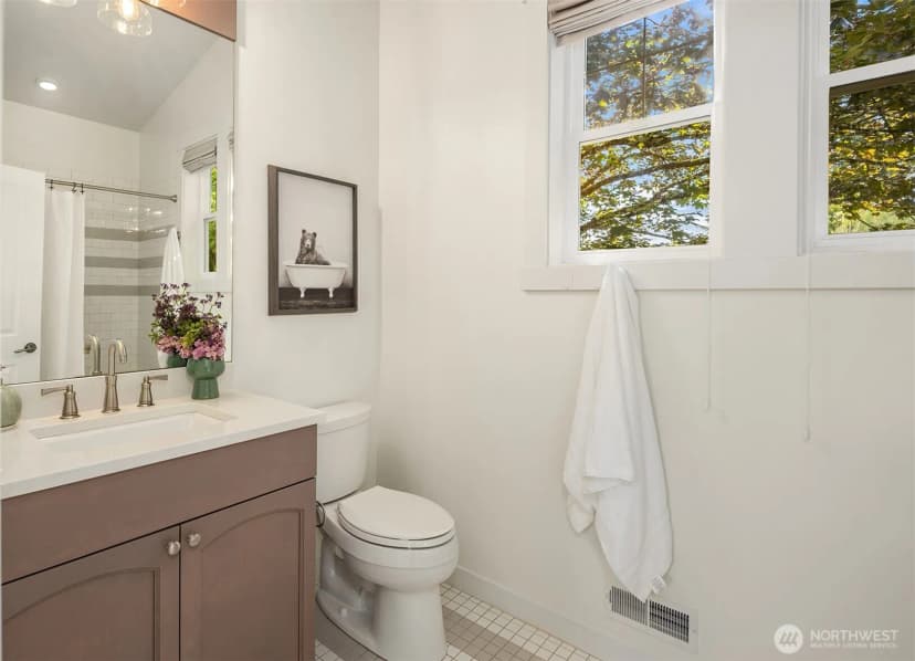 Property photo for 9407 Ne 128th Street, Kirkland photo 23