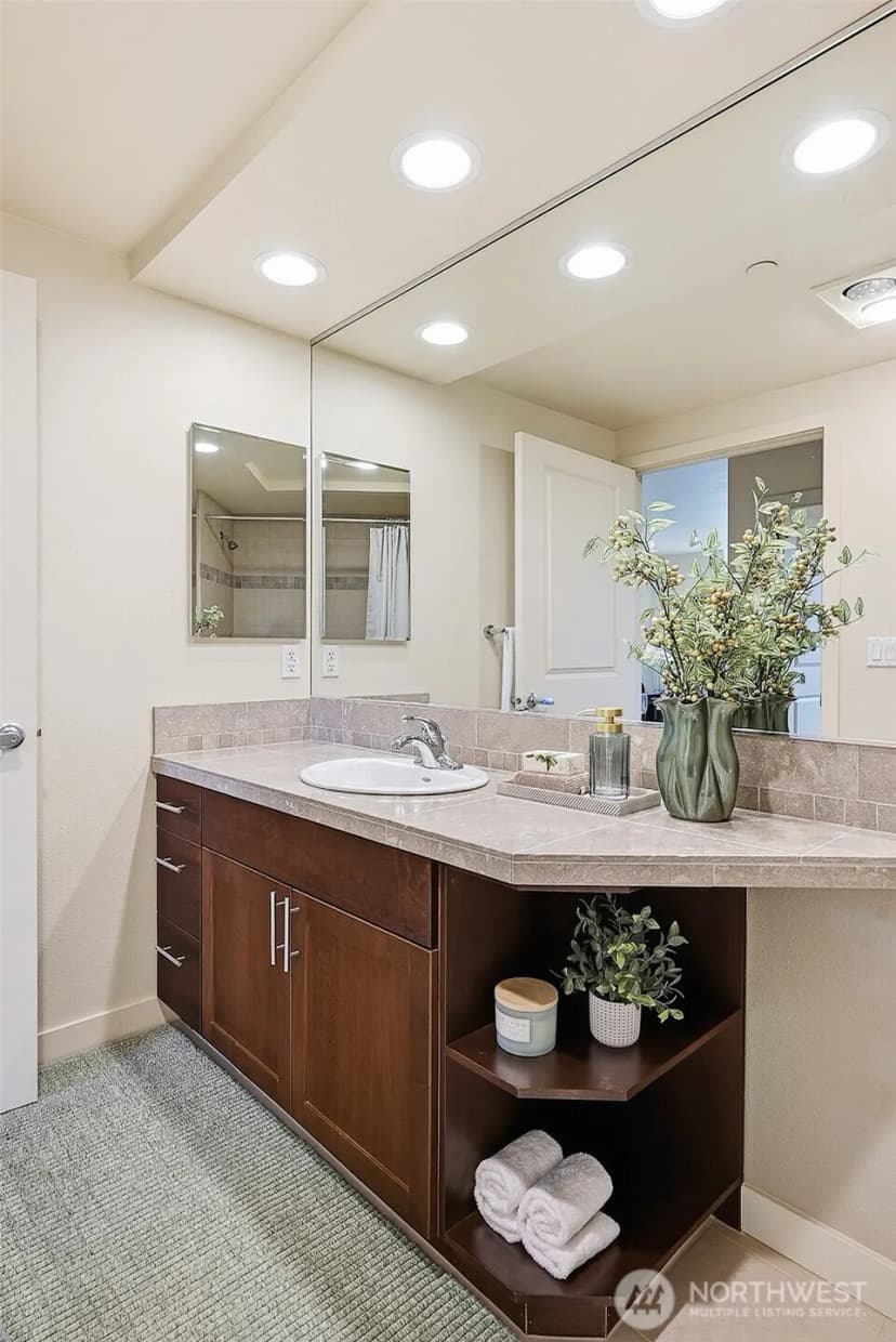 Property photo for 5440 Leary Avenue Nw #406, Seattle photo 11