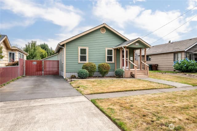 Property photo for 1128 9th Avenue, Longview