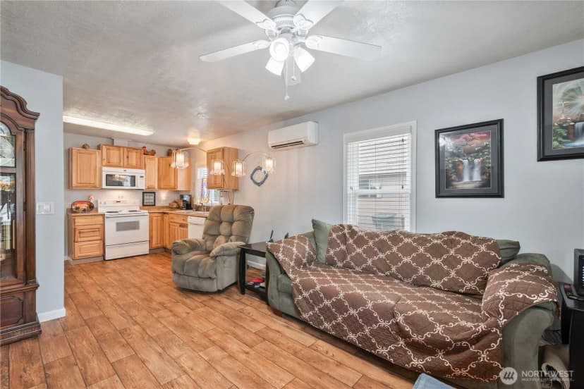 Property photo for 1128 9th Avenue, Longview photo 6