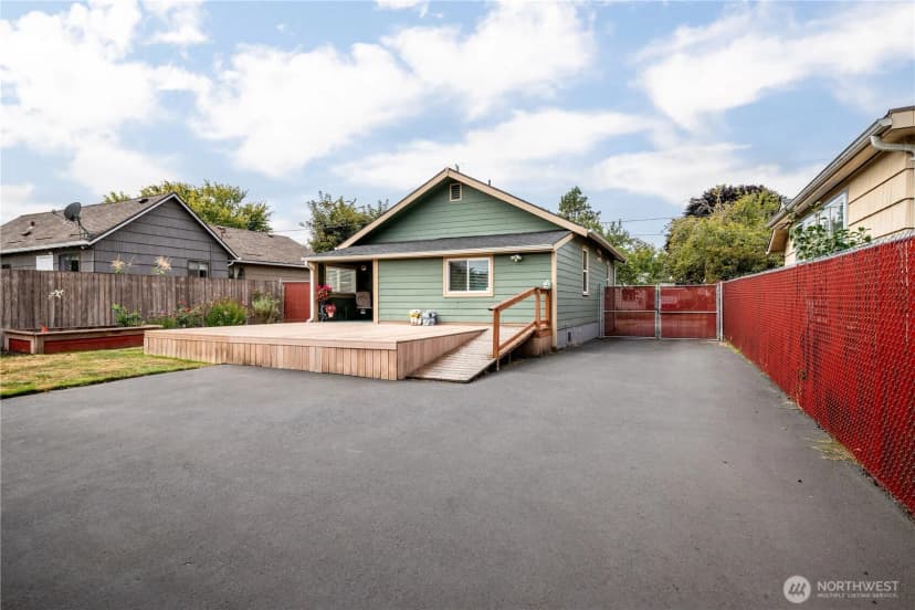 Property photo for 1128 9th Avenue, Longview photo 18