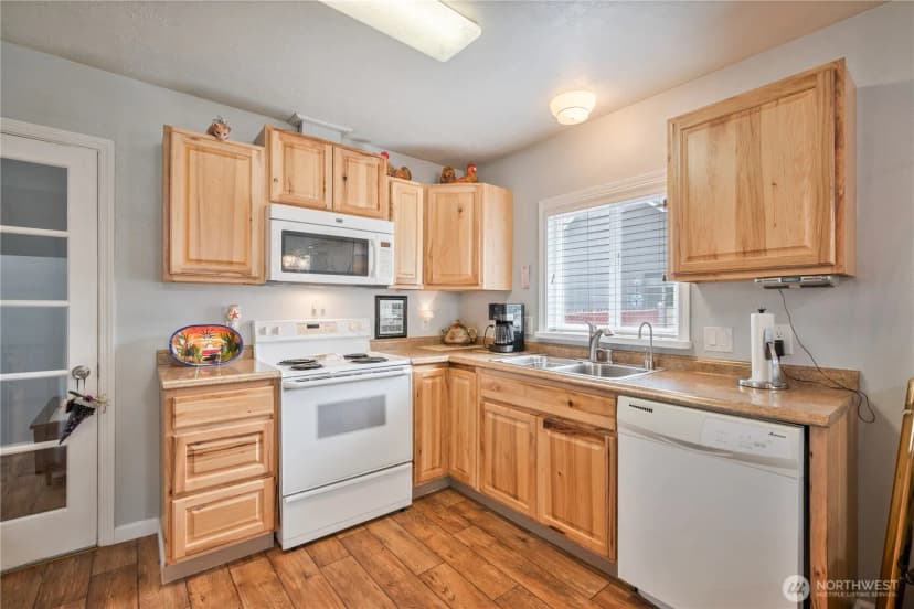 Property photo for 1128 9th Avenue, Longview photo 8