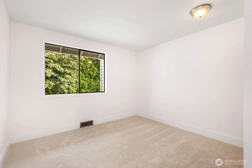 Property photo for 13630 134th Court Ne, Kirkland photo 22
