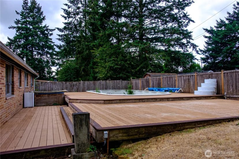 Property photo for 20241 20th Place Ne, Shoreline photo 12