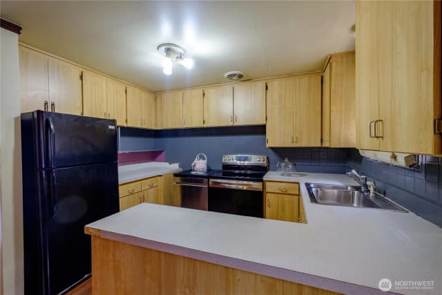 Property photo for 20241 20th Place Ne, Shoreline photo 5