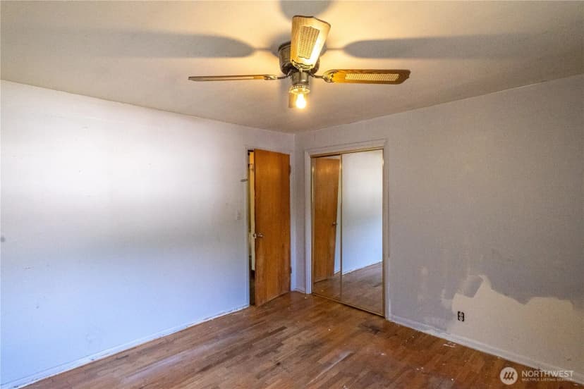Property photo for 20241 20th Place Ne, Shoreline photo 17