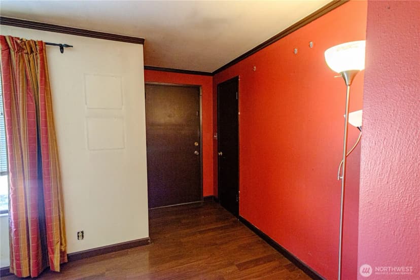 Property photo for 20241 20th Place Ne, Shoreline photo 19