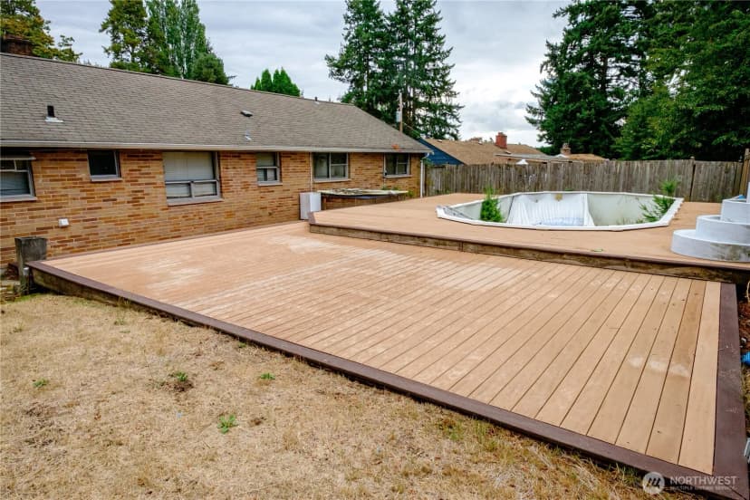 Property photo for 20241 20th Place Ne, Shoreline photo 13