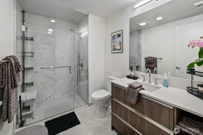 Property photo for 800 Columbia Street #1801, Seattle photo 12