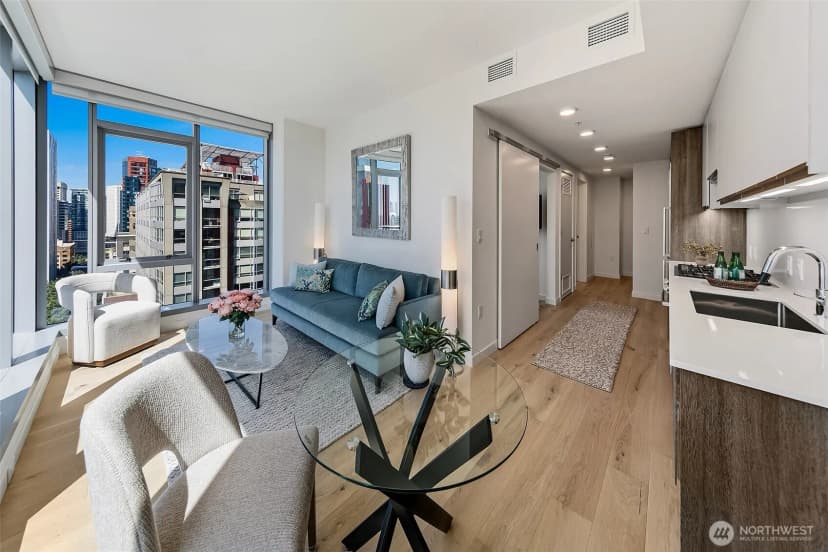 Property photo for 800 Columbia Street #1801, Seattle photo 6