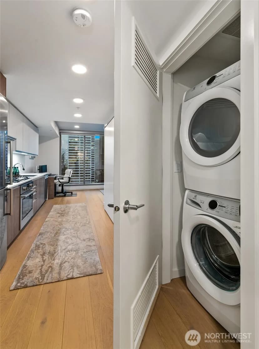 Property photo for 800 Columbia Street #1801, Seattle photo 13