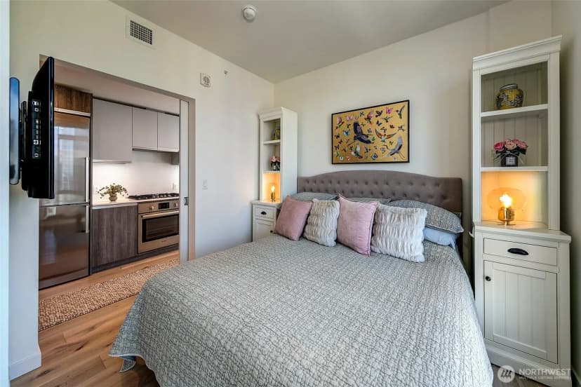 Property photo for 800 Columbia Street #1801, Seattle photo 11