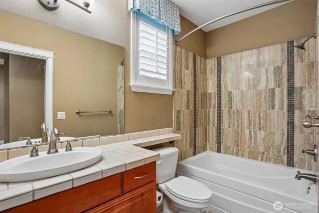 Property photo for 8427 Orcas Loop Ne, Olympia photo 4