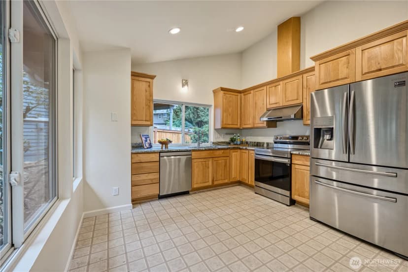 Property photo for 10827 159th Court Ne, Redmond photo 6