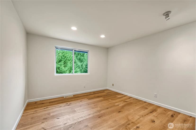 Property photo for 10827 159th Court Ne, Redmond photo 29