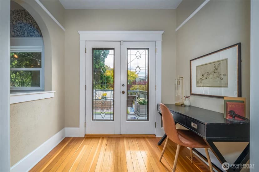 Property photo for 2428 5th Avenue W, Seattle photo 13