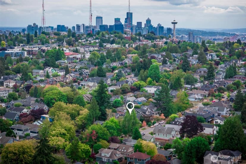 Property photo for 2428 5th Avenue W, Seattle photo 31
