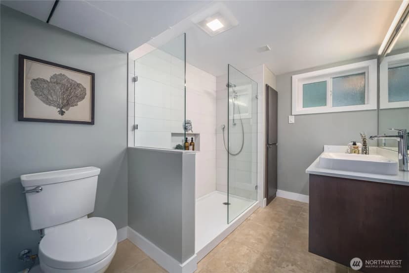 Property photo for 2428 5th Avenue W, Seattle photo 25