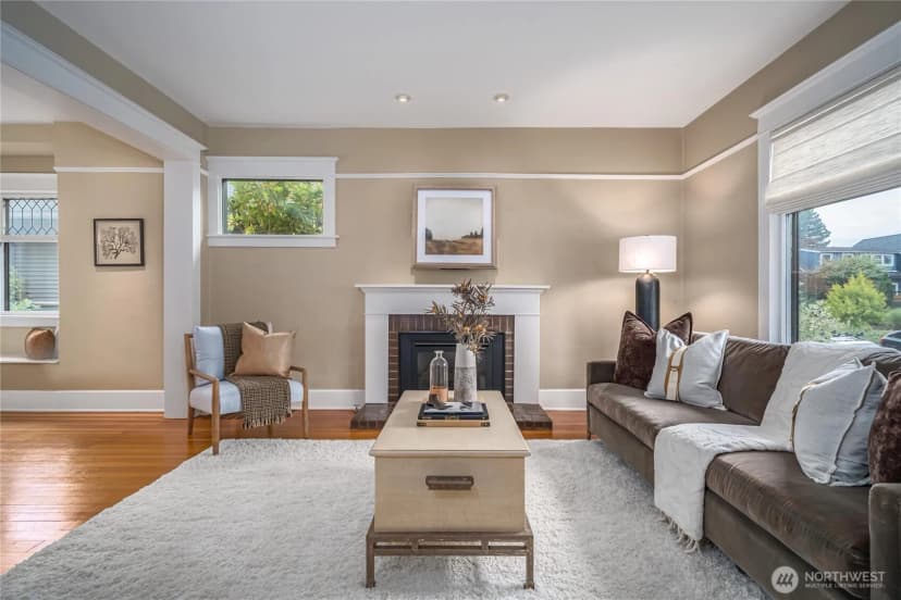 Property photo for 2428 5th Avenue W, Seattle photo 5