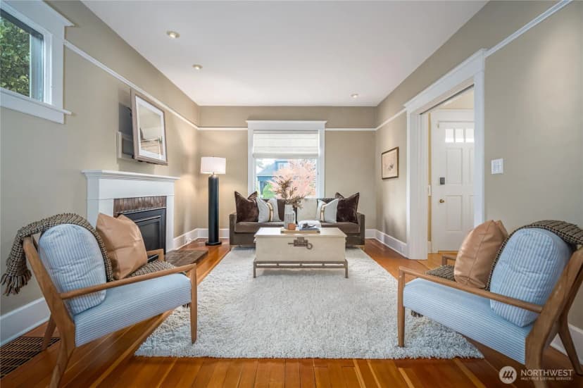 Property photo for 2428 5th Avenue W, Seattle photo 4
