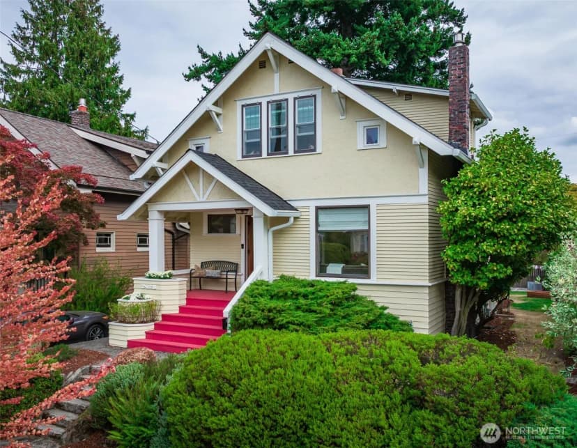 Property photo for 2428 5th Avenue W, Seattle